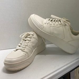 ZARA SZ 41 Woman’s athletic shoes white vegan from my closet worn 1 time